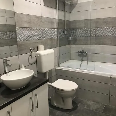 Huszonnyolcpera Apartment *